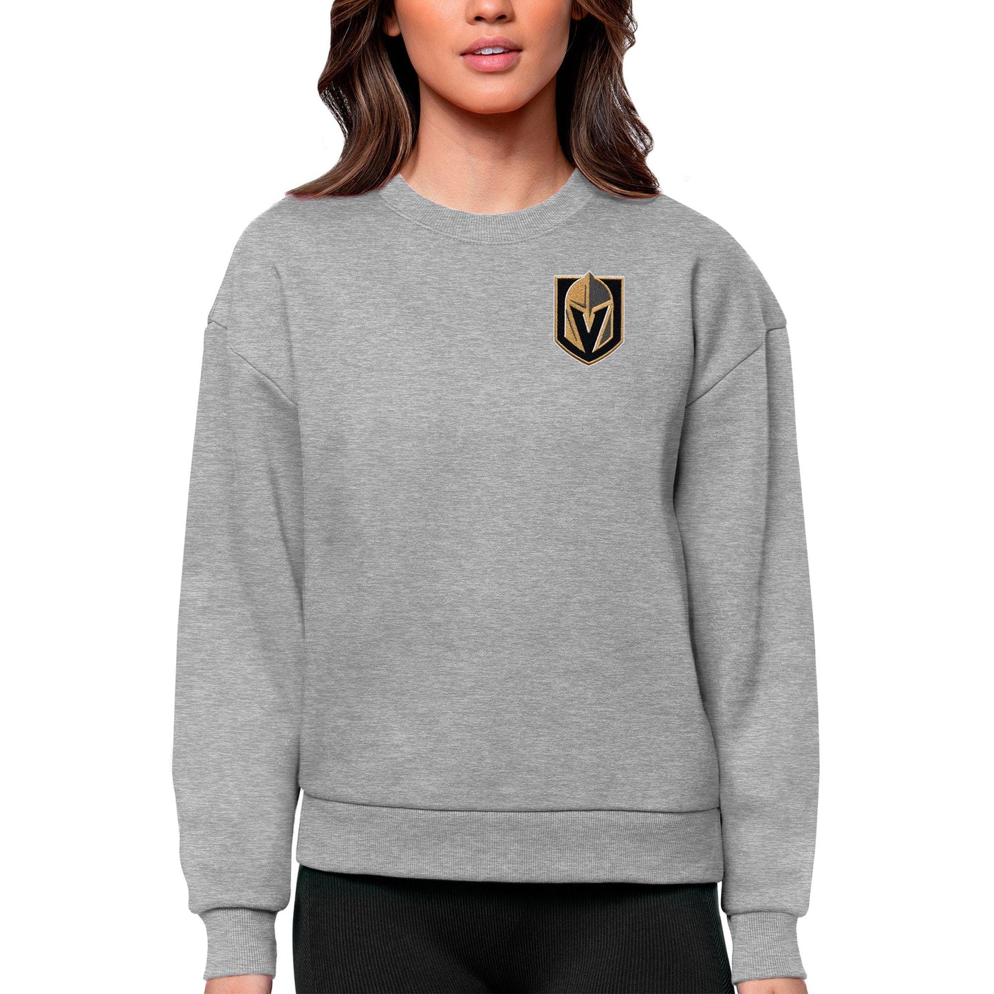 Women's Antigua Heather Gray Vegas Golden Knights Primary Logo Victory Crewneck Pullover Sweatshirt